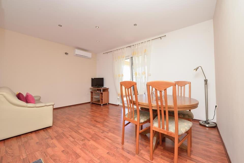 Sreca Apartment Near Beach With Bbq Bibinje Exterior photo