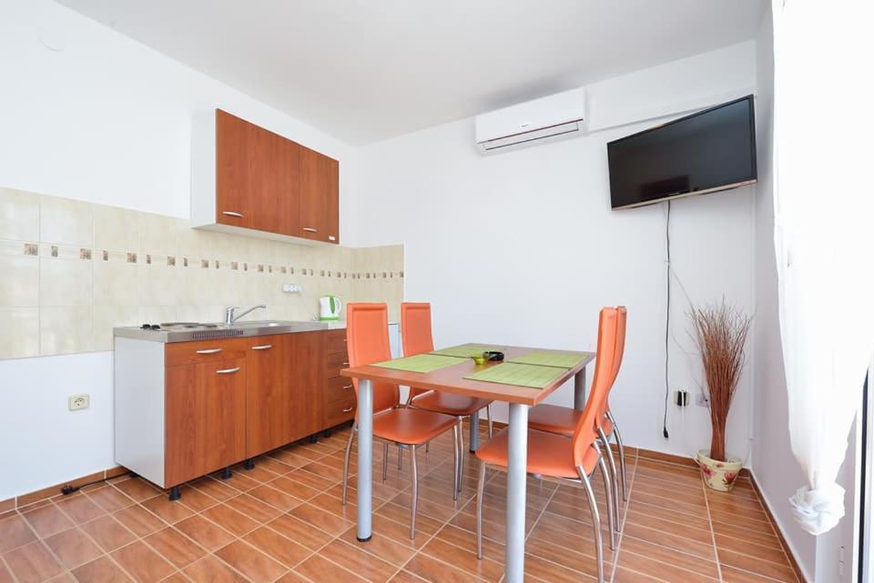 Sreca Apartment Near Beach With Bbq Bibinje Exterior photo