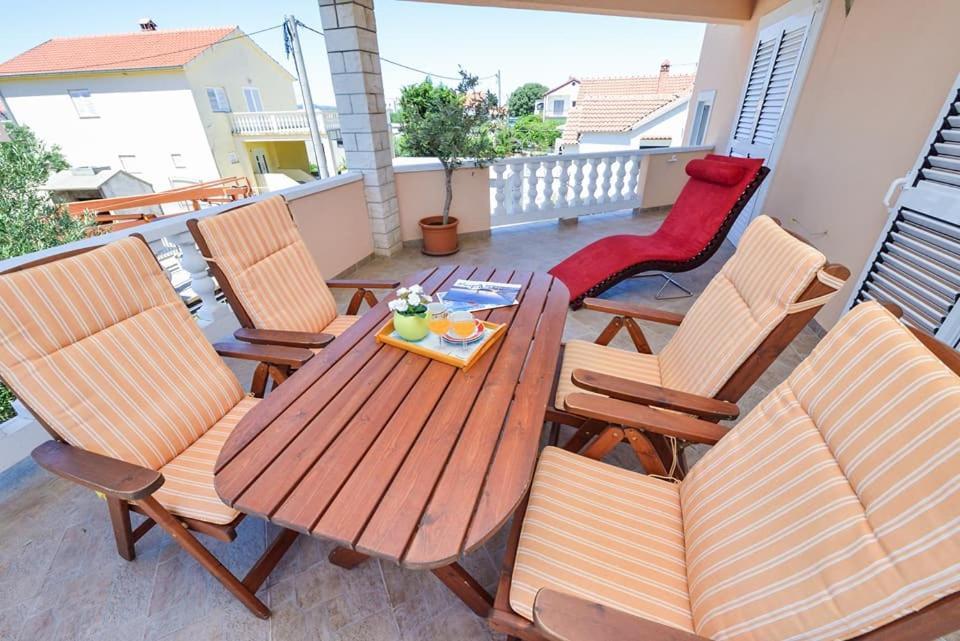Sreca Apartment Near Beach With Bbq Bibinje Exterior photo